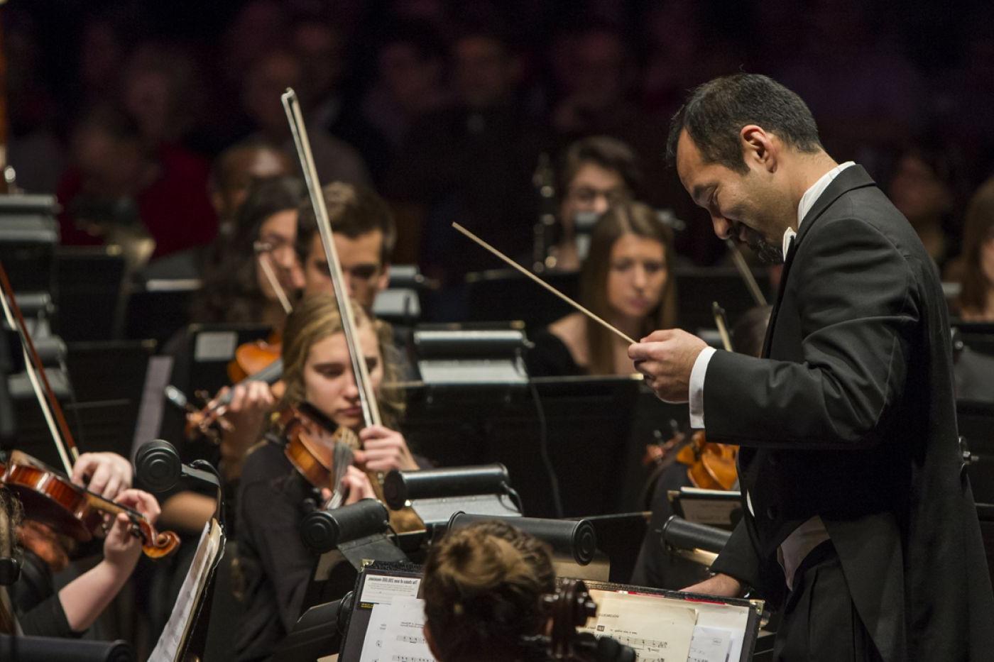 教授. Edward Kawakami leads the Carthage Philharmonic during a Carthage Christmas Festival.